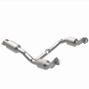 Chevrolet Express 2500 Performance Exhaust - Underbody - Magnaflow - OEM Grade Direct-Fit - `21-`23