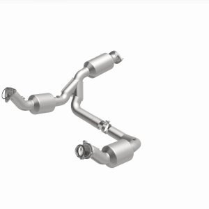 Chevrolet Express 2500 Performance Exhaust - Underbody - Magnaflow - OEM Grade Direct-Fit - `21-`23