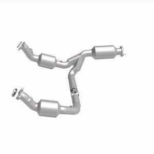 Chevrolet Express 2500 Performance Exhaust - Underbody - Magnaflow - OEM Grade Direct-Fit - `21-`23