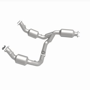 GMC Savana 3500 Performance Exhaust - Underbody - Magnaflow - OEM Grade Direct-Fit - `21-`23