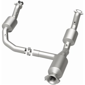 GMC Savana 3500 Performance Exhaust - Underbody - Magnaflow - OEM Grade Direct-Fit - `21-`23