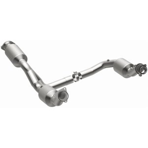 GMC Savana 3500 Performance Exhaust - Underbody - Magnaflow - OEM Grade Direct-Fit - `21-`23