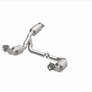 GMC Savana 3500 Performance Exhaust - Underbody - Magnaflow - OEM Grade Direct-Fit - `21-`23