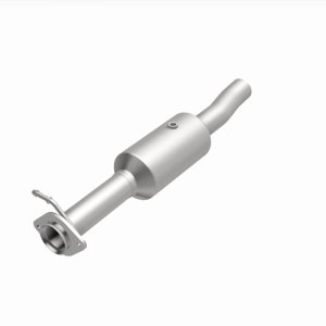 Ford F-350 Super Duty Catalytic Converter - Rear Underbody - Magnaflow - Direct Fit - `09-`10