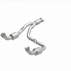 Chevrolet Express 3500 Catalytic Converter - Underbody - Magnaflow - Direct Fit - `12-`20 Chevrolet Express 3500 Catalytic Converter - Underbody - Magnaflow - Direct Fit - `12-`20