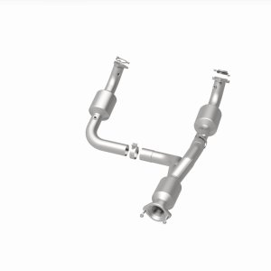 Chevrolet Express 3500 Catalytic Converter - Underbody - Magnaflow - Direct Fit - `12-`20 Chevrolet Express 3500 Catalytic Converter - Underbody - Magnaflow - Direct Fit - `12-`20