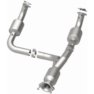 Chevrolet Express 3500 Catalytic Converter - Underbody - Magnaflow - Direct Fit - `12-`20 Chevrolet Express 3500 Catalytic Converter - Underbody - Magnaflow - Direct Fit - `12-`20