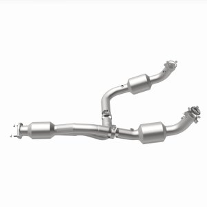 Chevrolet Express 3500 Catalytic Converter - Underbody - Magnaflow - Direct Fit - `12-`20 Chevrolet Express 3500 Catalytic Converter - Underbody - Magnaflow - Direct Fit - `12-`20
