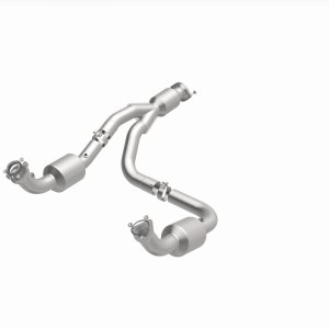 GMC Savana 3500 Catalytic Converter - Underbody - Magnaflow - Direct Fit - `12-`20