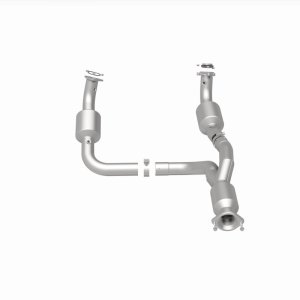 GMC Savana 3500 Catalytic Converter - Underbody - Magnaflow - Direct Fit - `12-`20