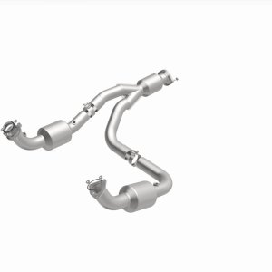 GMC Savana 3500 Catalytic Converter - Underbody - Magnaflow - Direct Fit - `12-`20