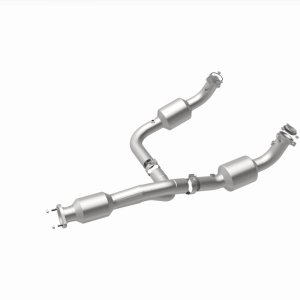 GMC Savana 3500 Catalytic Converter - Underbody - Magnaflow - Direct Fit - `12-`20