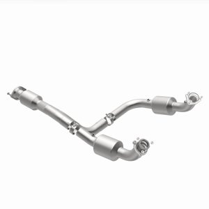 GMC Savana 3500 Catalytic Converter - Underbody - Magnaflow - Direct Fit - `12-`20