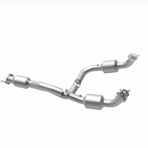 GMC Savana 3500 Catalytic Converter - Underbody - Magnaflow - Direct Fit - `12-`20