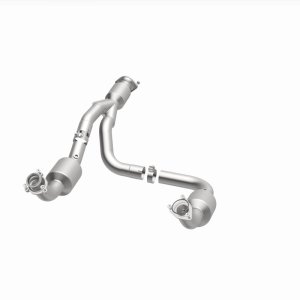 GMC Savana 3500 Catalytic Converter - Underbody - Magnaflow - Direct Fit - `12-`20