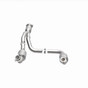 GMC Savana 3500 Catalytic Converter - Underbody - Magnaflow - Direct Fit - `12-`20