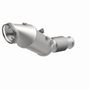 BMW X3 Catalytic Converter - Magnaflow - OEM Grade Federal/EPA Compliant Direct-Fit - `18-`22