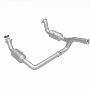 Chevrolet Silverado 1500 Catalytic Converter - Single Underbody - Magnaflow - OEM Grade Direct-Fit - `19-`23