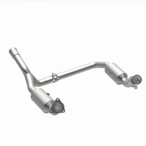 Chevrolet Silverado 1500 Catalytic Converter - Single Underbody - Magnaflow - OEM Grade Direct-Fit - `19-`23