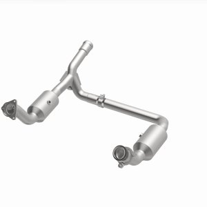 Chevrolet Silverado 1500 Catalytic Converter - Single Underbody - Magnaflow - OEM Grade Direct-Fit - `19-`23