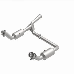 Chevrolet Silverado 1500 Catalytic Converter - Single Underbody - Magnaflow - OEM Grade Direct-Fit - `19-`23