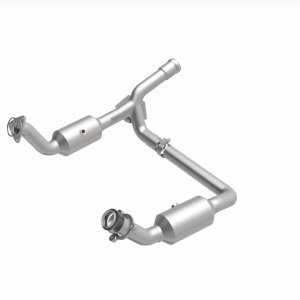 Chevrolet Silverado 1500 Catalytic Converter - Single Underbody - Magnaflow - OEM Grade Direct-Fit - `19-`23
