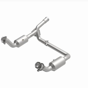 Chevrolet Silverado 1500 Catalytic Converter - Single Underbody - Magnaflow - OEM Grade Direct-Fit - `19-`23
