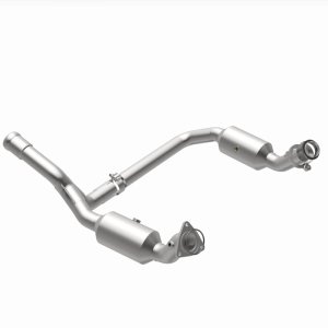 Chevrolet Silverado 1500 Catalytic Converter - Single Underbody - Magnaflow - OEM Grade Direct-Fit - `19-`23