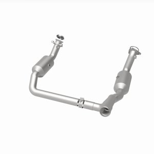 GMC Sierra 1500 Catalytic Converter - Single Underbody - Magnaflow - OEM Grade Direct-Fit - `19-`23