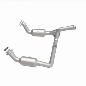 GMC Sierra 1500 Catalytic Converter - Single Underbody - Magnaflow - OEM Grade Direct-Fit - `19-`23