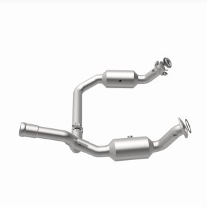 GMC Sierra 1500 Catalytic Converter - Single Underbody - Magnaflow - OEM Grade Direct-Fit - `19-`23