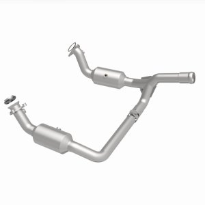 GMC Sierra 1500 Catalytic Converter - Single Underbody - Magnaflow - OEM Grade Direct-Fit - `19-`23