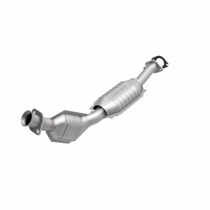 Lincoln Town Car Catalytic Converter - Magnaflow - California Grade CARB Compliant Direct-Fit - `96-`02