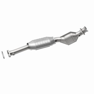 Lincoln Town Car Catalytic Converter - Magnaflow - California Grade CARB Compliant Direct-Fit - `96-`02