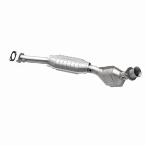 Lincoln Town Car Catalytic Converter - Magnaflow - California Grade CARB Compliant Direct-Fit - `96-`02