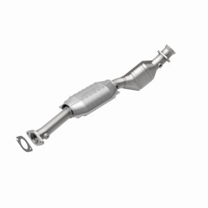 Lincoln Town Car Catalytic Converter - Magnaflow - California Grade CARB Compliant Direct-Fit - `96-`02