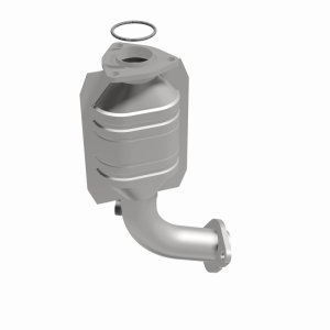 Chevrolet Tracker Catalytic Converter - Magnaflow - California Grade CARB Compliant Direct-Fit - 2000