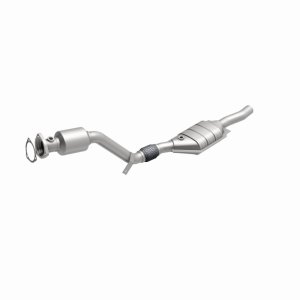 Volkswagen Passat Catalytic Converter - Magnaflow - Direct Fit - `00-`05