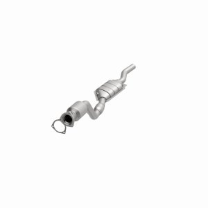 Volkswagen Passat Catalytic Converter - Magnaflow - California Grade CARB Compliant Direct-Fit - `00-`05