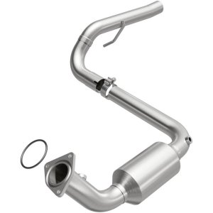 Cadillac Escalade Catalytic Converter - Magnaflow - California Grade CARB Compliant Direct-Fit - `02-`03