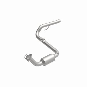 GMC Yukon Catalytic Converter - Magnaflow - California Grade CARB Compliant Direct-Fit - `02-`03