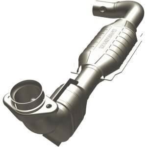 Ford Expedition Catalytic Converter - Magnaflow - California Grade CARB Compliant Direct-Fit - 2001