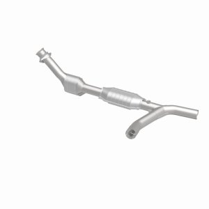 Ford E-250 Econoline Catalytic Converter - Magnaflow - California Grade CARB Compliant Direct-Fit - `00-`02
