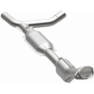 Ford E-250 Econoline Catalytic Converter - Magnaflow - California Grade CARB Compliant Direct-Fit - `00-`02
