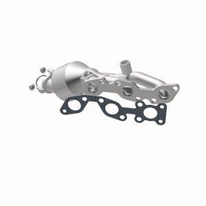 Nissan Frontier Catalytic Converter - Driver Side - Magnaflow - Direct-Fit - `01-`02