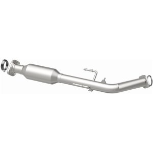 Toyota Sienna Catalytic Converter - Magnaflow - California Grade CARB Compliant Direct-Fit - `01-`03