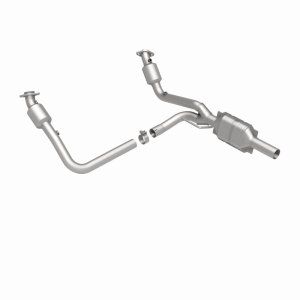Dodge Ram 2500 Direct-Fit Catalytic Converter - Magnaflow - California Grade CARB Compliant - `00-`01