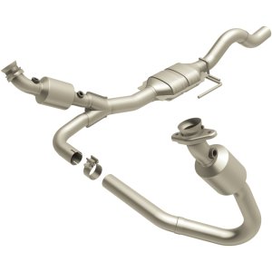 Dodge Dakota Catalytic Converter - Magnaflow - California Grade CARB Compliant, Direct-Fit, Spun Body - `01-`03