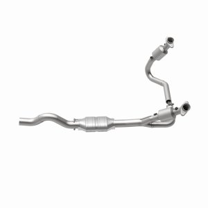 Dodge Dakota Catalytic Converter - Magnaflow - California Grade CARB Compliant, Direct-Fit, Spun Body - `01-`03