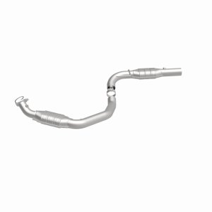 Chevrolet Express 3500 Catalytic Converter - Driver Side - Magnaflow - California Grade CARB Compliant - `03-`05